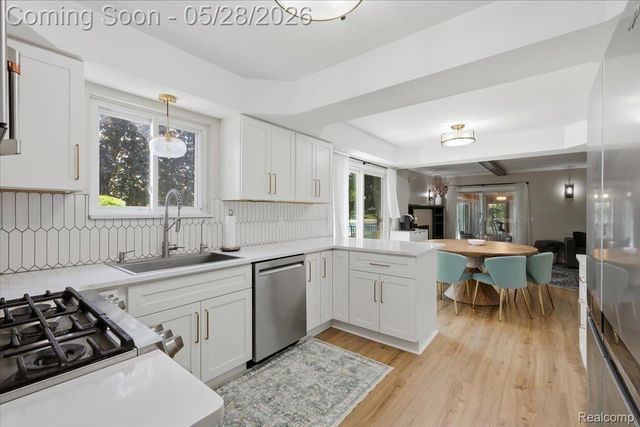 52448 Belle Arbor, Shelby Charter Township, MI 48316