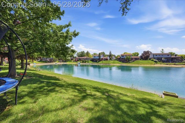 52448 Belle Arbor, Shelby Charter Township, MI 48316
