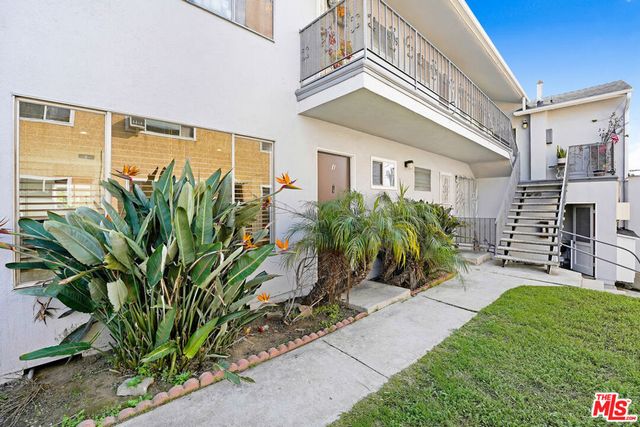 1908 12th Street 1, Santa Monica, CA 90404