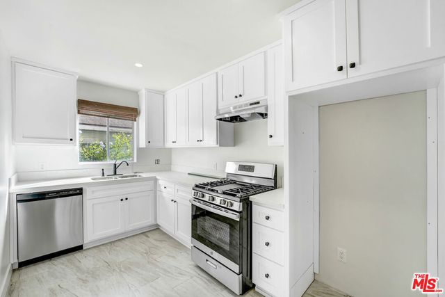 1908 12th Street 1, Santa Monica, CA 90404