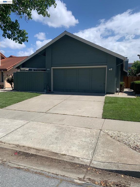 Image 1 of property listing at 4266 Warbler Loop, Fremont, CA 94555