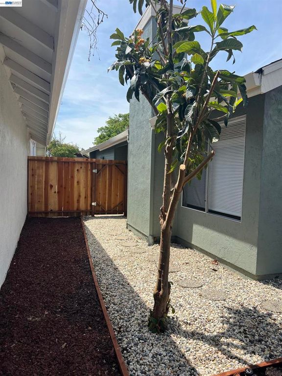 Image 25 of property listing at 4266 Warbler Loop, Fremont, CA 94555