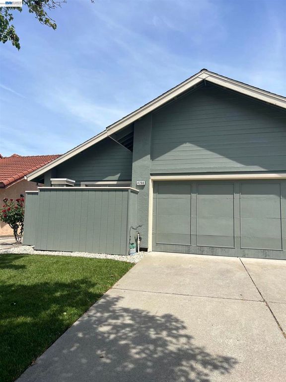 Image 28 of property listing at 4266 Warbler Loop, Fremont, CA 94555