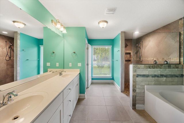 8262 Verano Street, Navarre, FL 32566