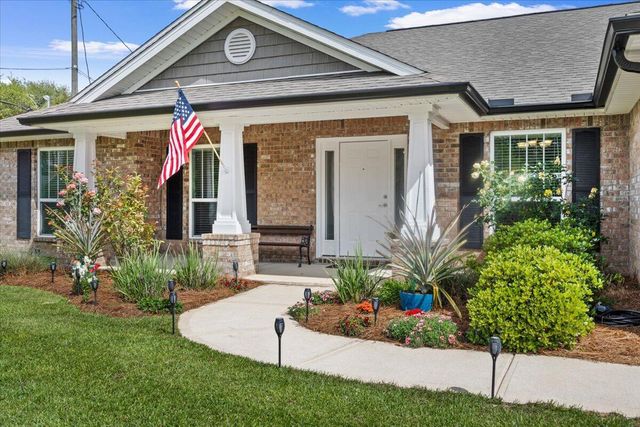 8262 Verano Street, Navarre, FL 32566
