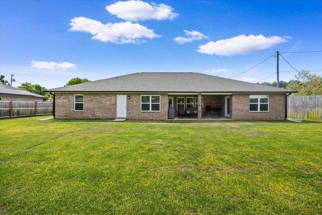8262 Verano Street, Navarre, FL 32566