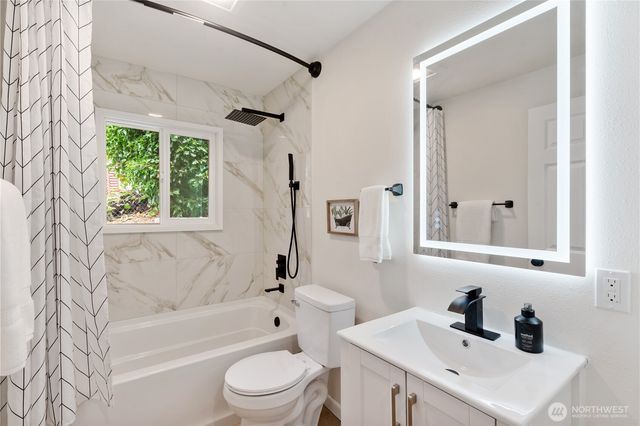 60 NW Island Lake Parkway, Poulsbo, WA 98370