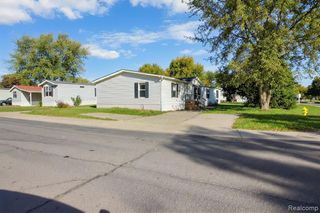 85 Oak Ridge, Monroe, MI 48161