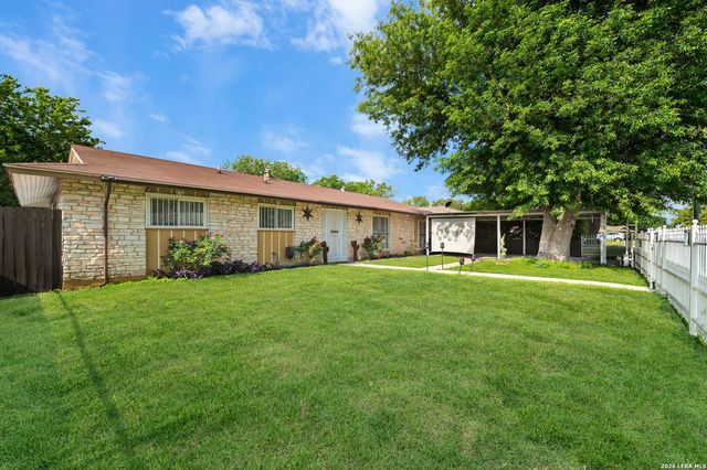 5826 Castle Brook Dr, San Antonio, TX 78218