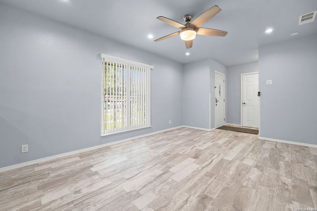 5826 Castle Brook Dr, San Antonio, TX 78218