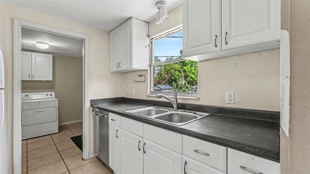703 W ALAMO DRIVE, Lakeland, FL 33813