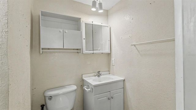 703 W ALAMO DRIVE, Lakeland, FL 33813