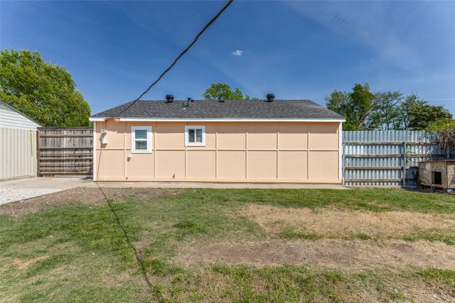 4466 Timothy Road, Fort Worth, TX 76115