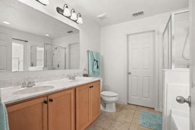 1972 APPALACHEE CIRCLE, Tavares, FL 32778