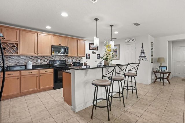 1972 APPALACHEE CIRCLE, Tavares, FL 32778