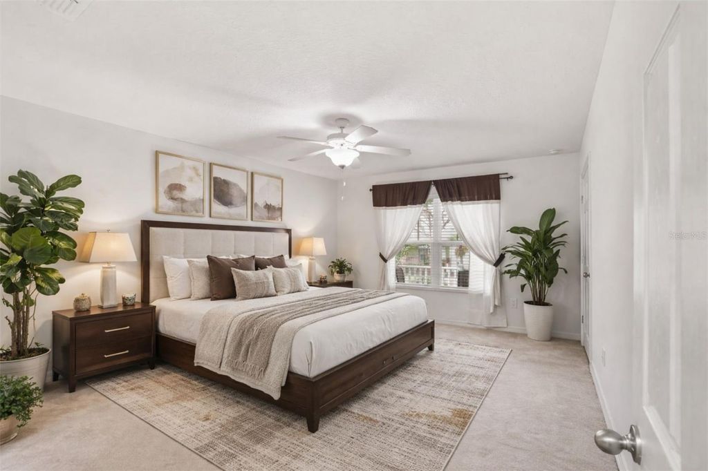 Image 12 of property listing at 1972 APPALACHEE CIRCLE, Tavares, FL 32778