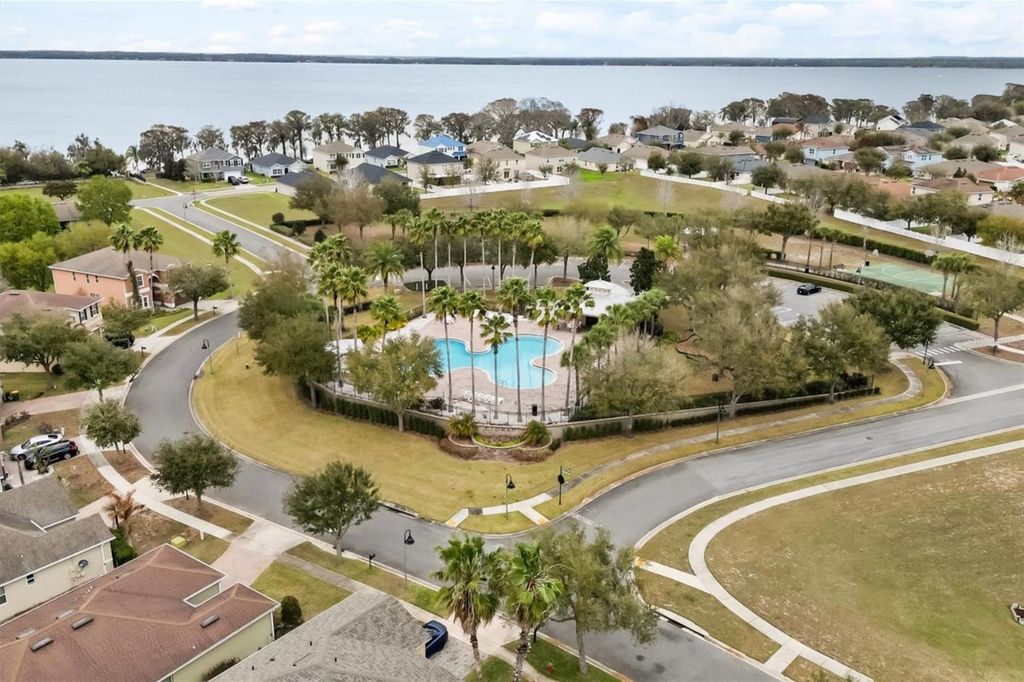 Image 25 of property listing at 1972 APPALACHEE CIRCLE, Tavares, FL 32778