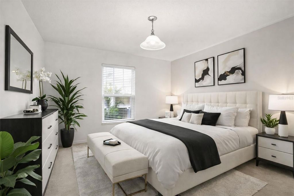 Image 10 of property listing at 1972 APPALACHEE CIRCLE, Tavares, FL 32778