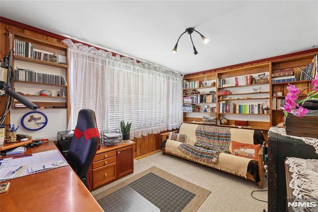 17 River Drive, Elmwood Park, NJ 07407