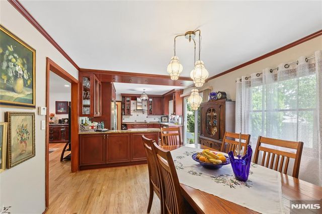 17 River Drive, Elmwood Park, NJ 07407