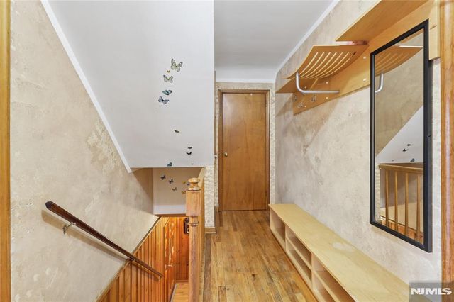 17 River Drive, Elmwood Park, NJ 07407