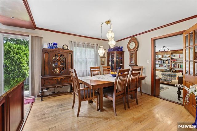 17 River Drive, Elmwood Park, NJ 07407