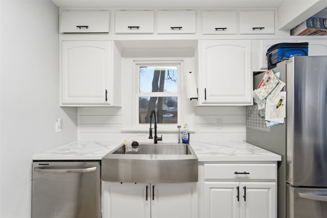 2638 E Grand Avenue, Des Moines, IA 50317