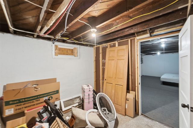 2638 E Grand Avenue, Des Moines, IA 50317