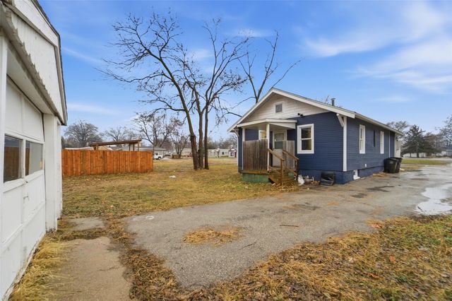 2638 E Grand Avenue, Des Moines, IA 50317