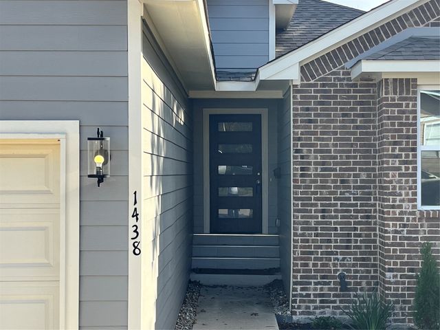 1438 E Waco Avenue, Dallas, TX 75216