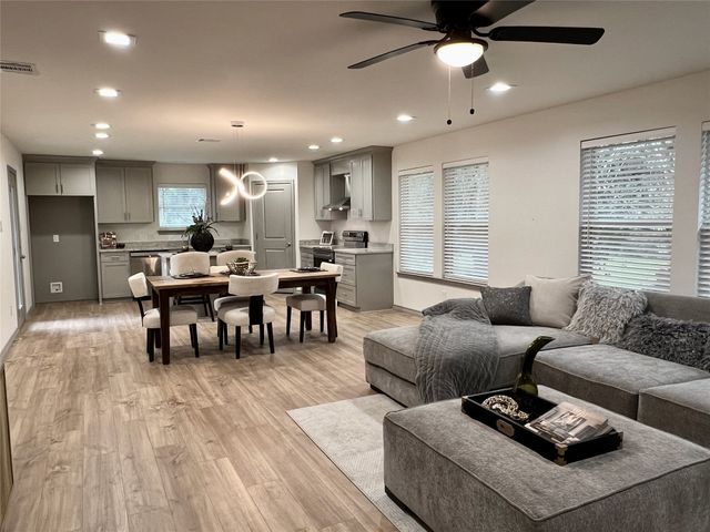 1438 E Waco Avenue, Dallas, TX 75216