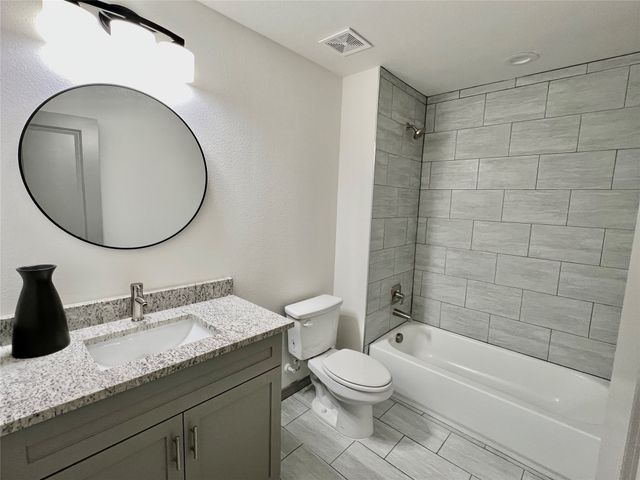 1438 E Waco Avenue, Dallas, TX 75216