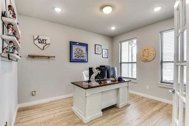 235 Half Moon Drive, Waxahachie, TX 75165