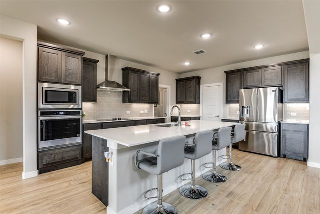 235 Half Moon Drive, Waxahachie, TX 75165