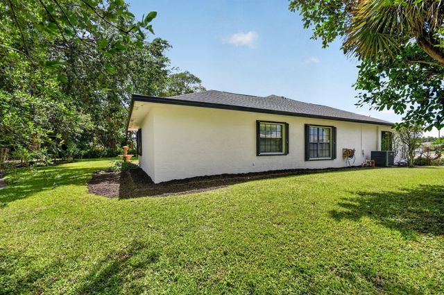 980 Ryanwood Drive, West Palm Beach, FL 33413