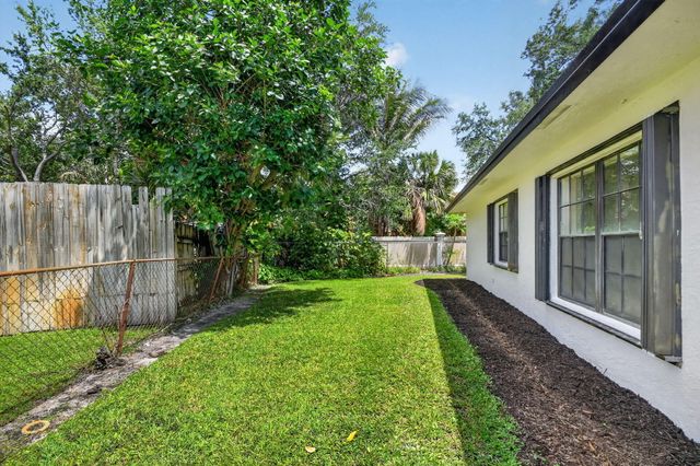980 Ryanwood Drive, West Palm Beach, FL 33413