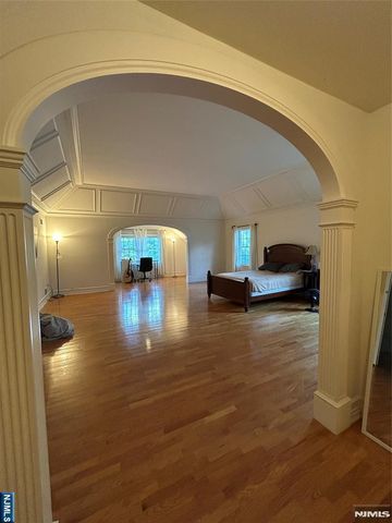 157 Paramus Road, Paramus, NJ 07652
