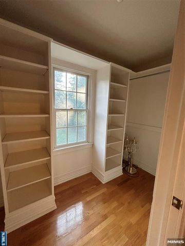 157 Paramus Road, Paramus, NJ 07652