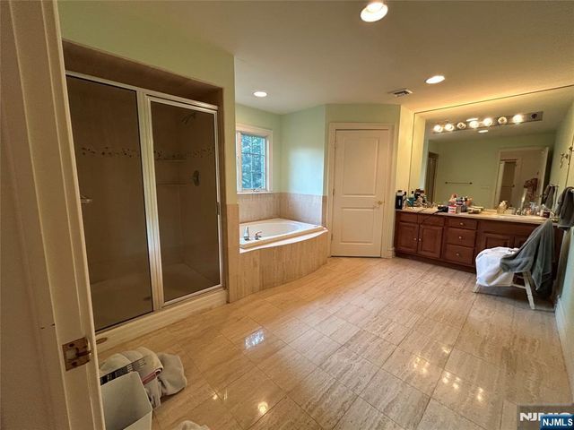 157 Paramus Road, Paramus, NJ 07652