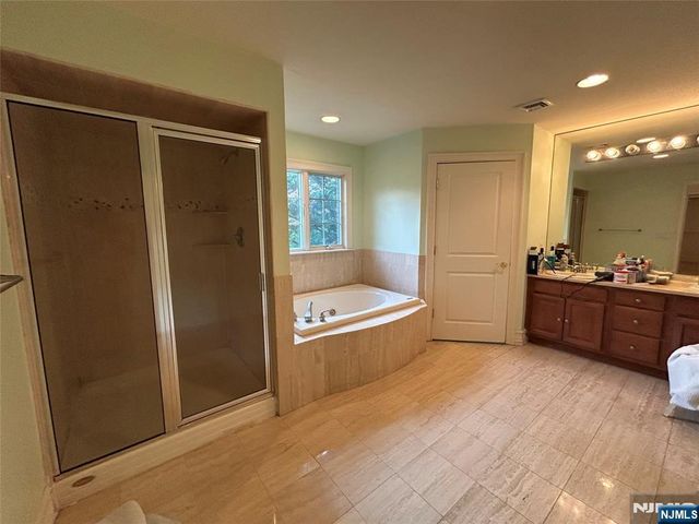 157 Paramus Road, Paramus, NJ 07652