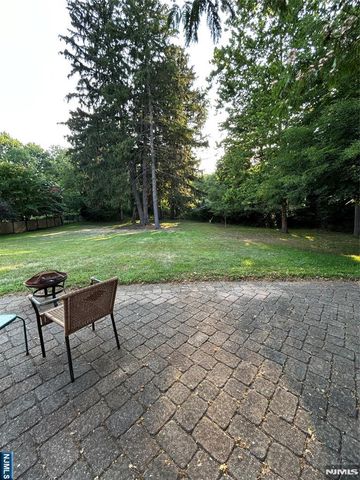 157 Paramus Road, Paramus, NJ 07652