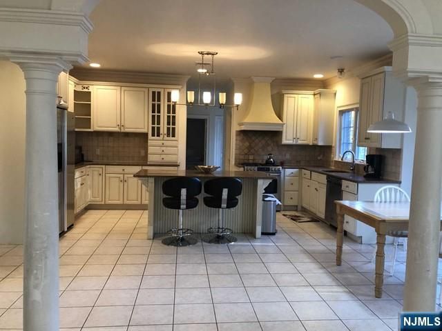 157 Paramus Road, Paramus, NJ 07652
