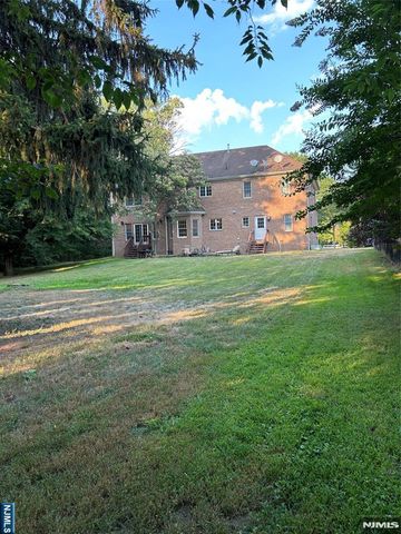 157 Paramus Road, Paramus, NJ 07652