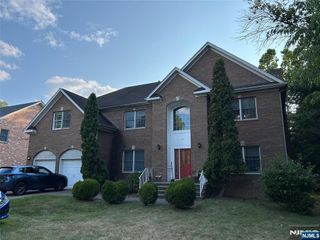 157 Paramus Road, Paramus, NJ 07652