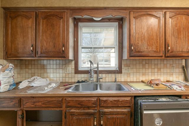 3859 S Cottage Avenue, Springfield, MO 65807