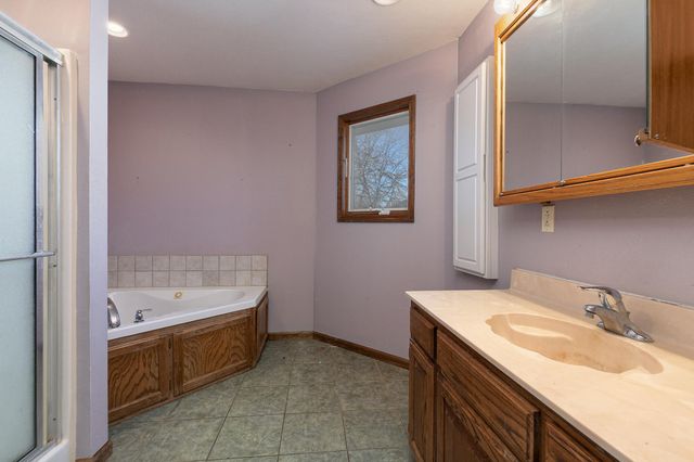 3859 S Cottage Avenue, Springfield, MO 65807