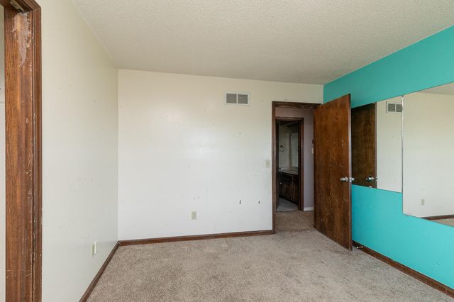 3859 S Cottage Avenue, Springfield, MO 65807