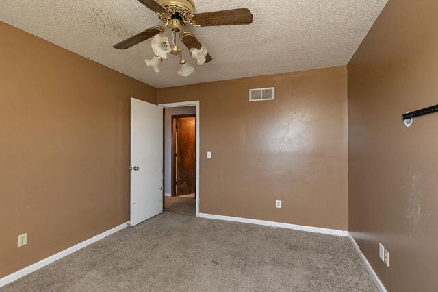 3859 S Cottage Avenue, Springfield, MO 65807