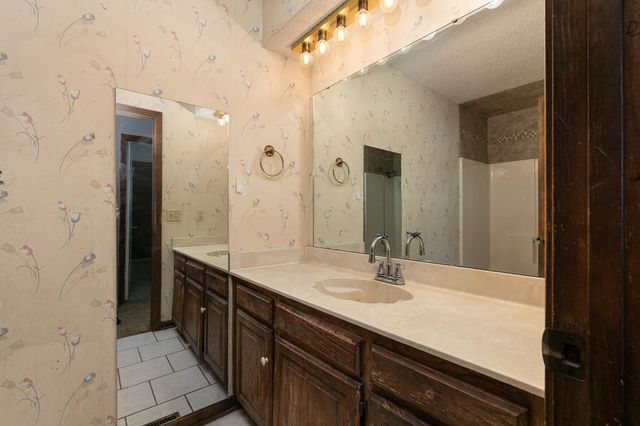 3859 S Cottage Avenue, Springfield, MO 65807