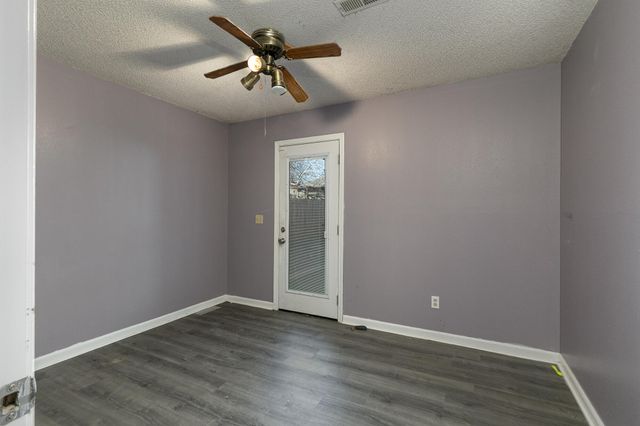 3859 S Cottage Avenue, Springfield, MO 65807